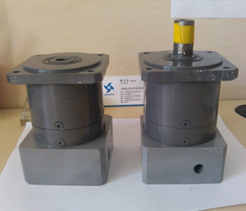 軸輸出與空心孔輸出對比