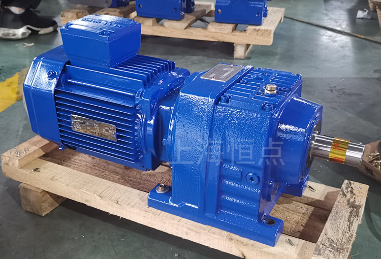 R47系列減速機配電機，藍色油漆實物照片