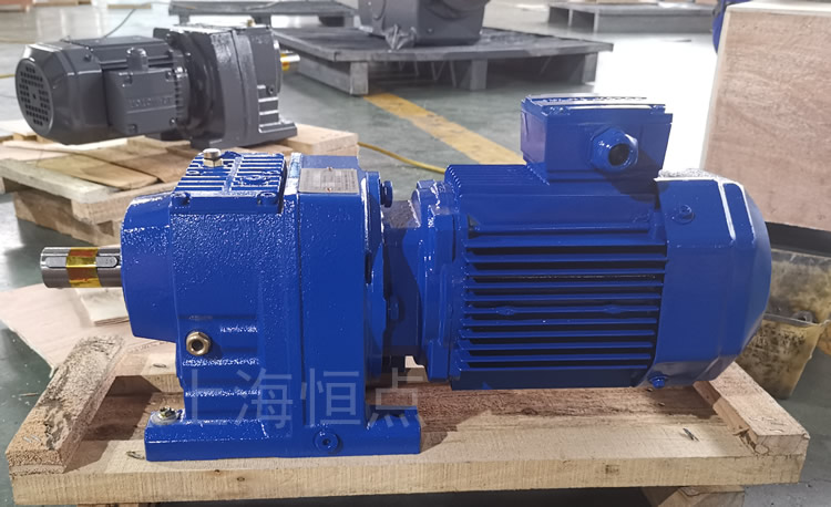 R47系列減速機配電機，藍色油漆實物照片