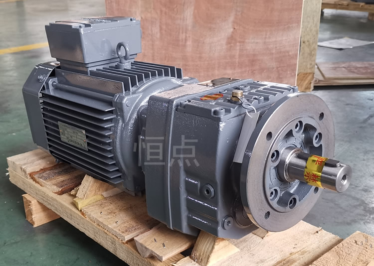 RF47系列減速機配直聯電機，立式安裝 輸出法蘭+軸 實物圖