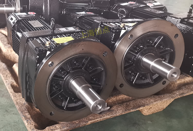 RF77減速機 立式安裝 法蘭輸出 輸入配方殼電機 實物照片 -上海恒點