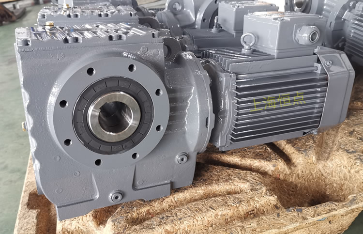 SA77系列減速機輸入配電機，輸出通孔，常用件實物圖