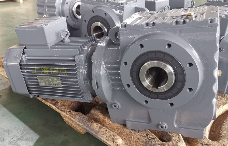 SA77系列減速機輸入配電機，輸出通孔，常用件實物圖