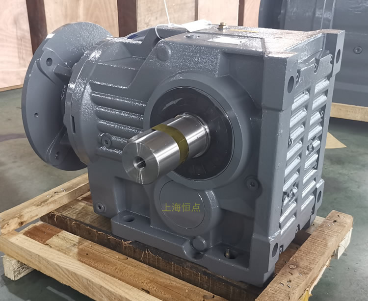 K97減速機，輸入配電機法蘭端蓋，右輸出單軸，實物圖如下